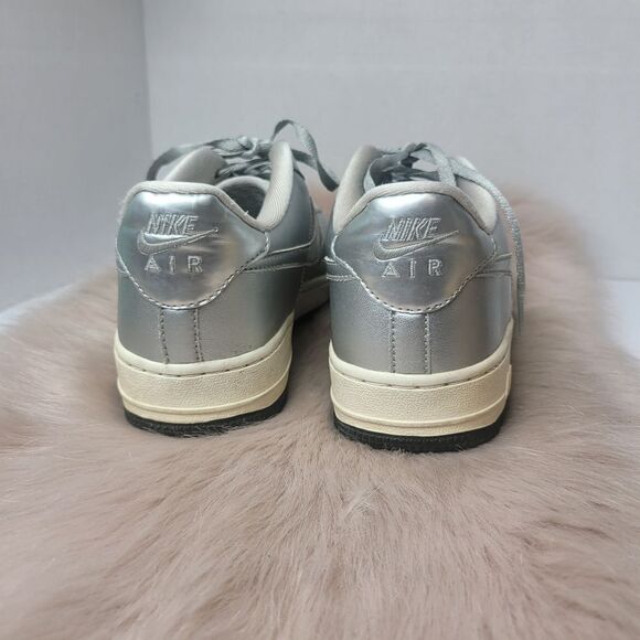 Nike Air Force 1 Liquid Metal Chrome Silver Sneakers 5 - Picture 4 of 10